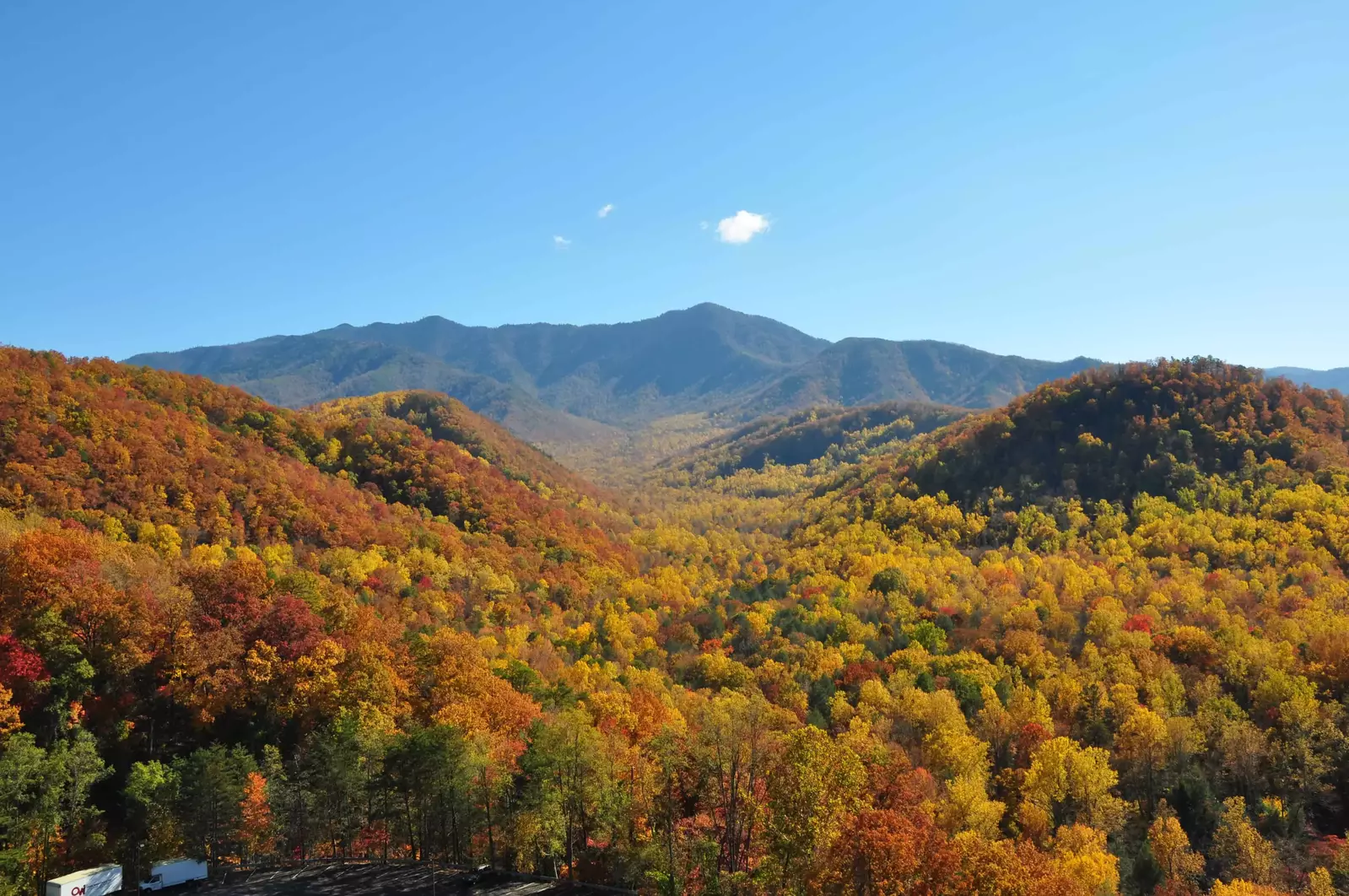 smoky mountains in the fall